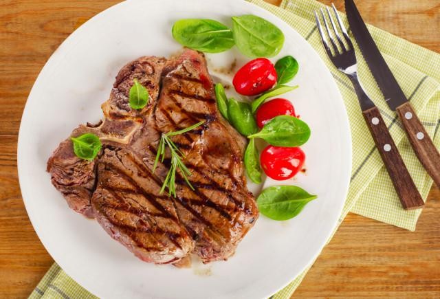 Ilustrasi steak. Foto: Shutterstock