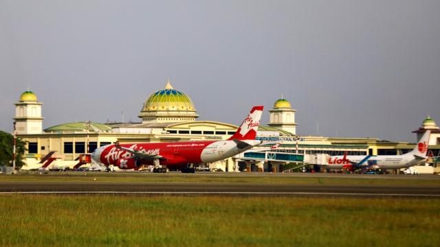 Bandar Udara Internasional Sultan Iskandar Muda, Blang Bintang, Kabupaten Aceh Besar, Aceh. Foto: Suparta/acehkini