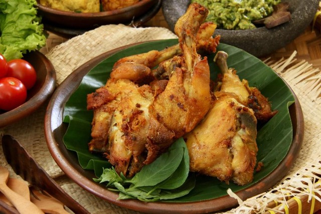 Ilustrasi Ayam Goreng Lengkuas. Foto: Shutterstock