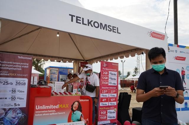 Sebuah booth promosi jaringan 4G dan 5G di Mandalika International Street Circuit. Foto: Telkomsel