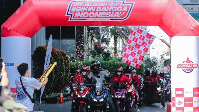 Touring bertajuk Federal Oil x KASKUS Bikin Bangga Indonesia yang diikuti oleh sejumlah influencer dan komunitas otomotif. Foto: Federal Oil/Kaskus