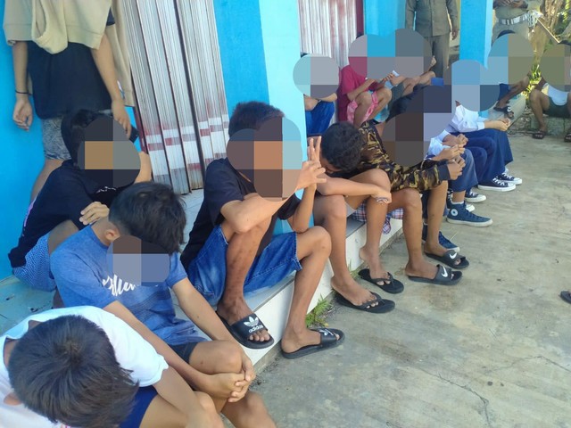 10 orang remaja di Ternate diamankan Satpol PP. Foto: Istimewa