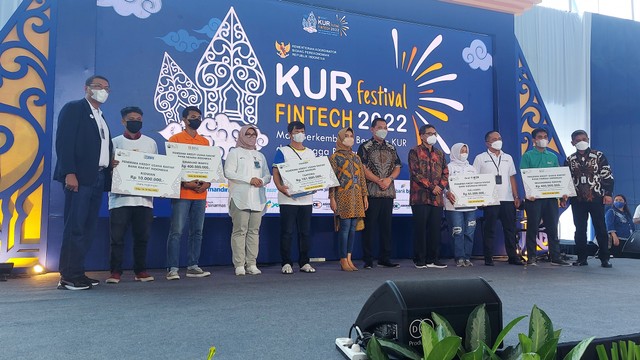 1.048 Debitur di Solo Raya Terima Kredit Usaha Rakyat Secara Massal (39655)