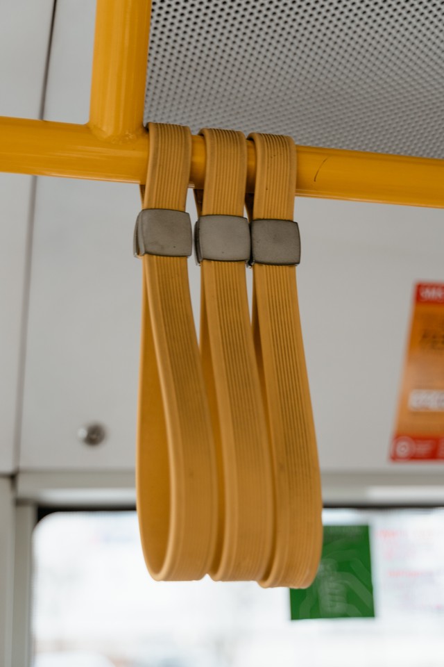 Jalur Busway Transjakarta, Foto: Pexels/Mart Production.