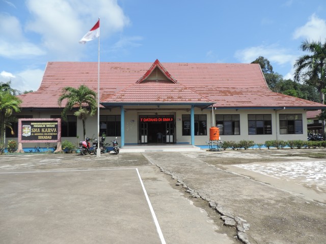 SMA Karya Sekadau. Foto: Dina Mariana/Hi!Pontianak
