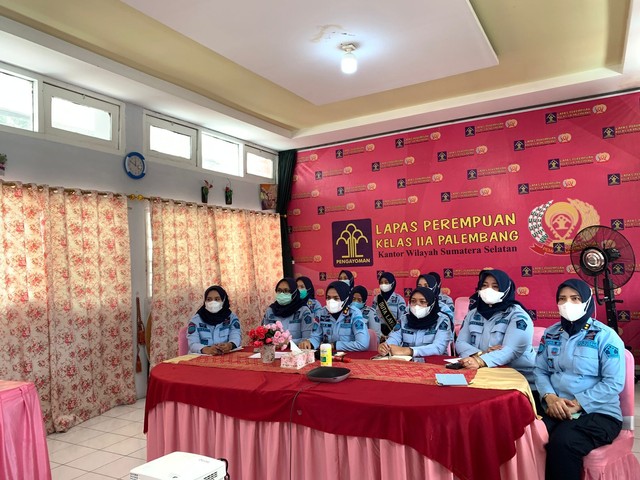 Tim Pokja WBK Lapas Perempuan Palembang Mengikuti Entri Meeting Evaluasi TPI Secara Virtual, Palembang, Kamis (19/05). Foto: Humas LPP