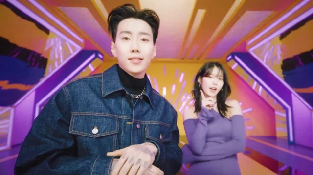 Ilustrasi tangkapan layar video musik GANADARA oleh Jay Park dan IU. Foto: YouTube/JAY PARK