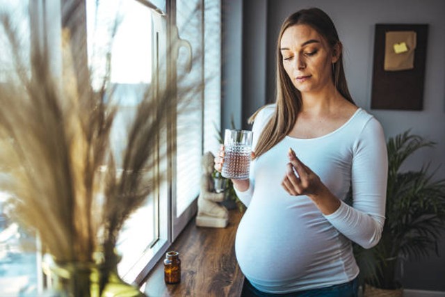 Rekomendasi Vitamin C untuk Ibu Hamil yang Aman (135276)