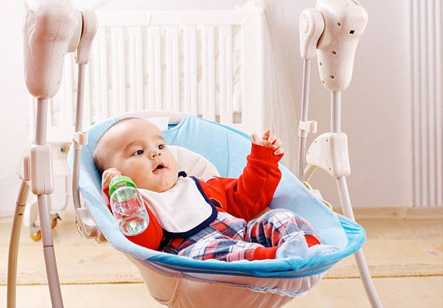 Ilustrasi amankah ayunan listrik untuk bayi? (Sumber: iStock)