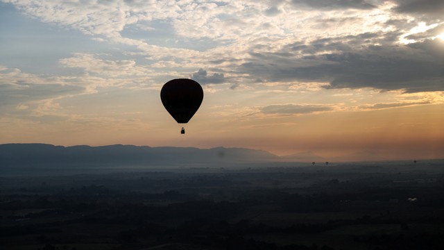 Ilustrasi balon udara Foto: Sumaya Hisham/REUTERS