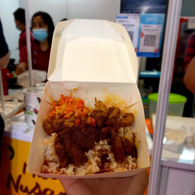 Menu nasi beef rendang Padang Box. Foto: Monika Febriana/kumparan