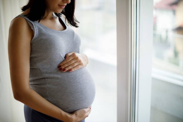 Ilustrasi cara memperlancar ASI saat hamil 9 bulan (Sumber: iStock)