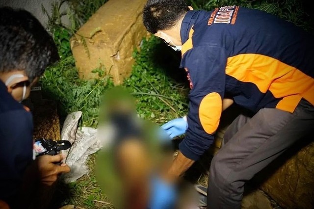 Penemuan mayat pria di Cibitung, Bekasi, Jawa Barat, Selasa (17/5/2022). Foto: Dok. Istimewa