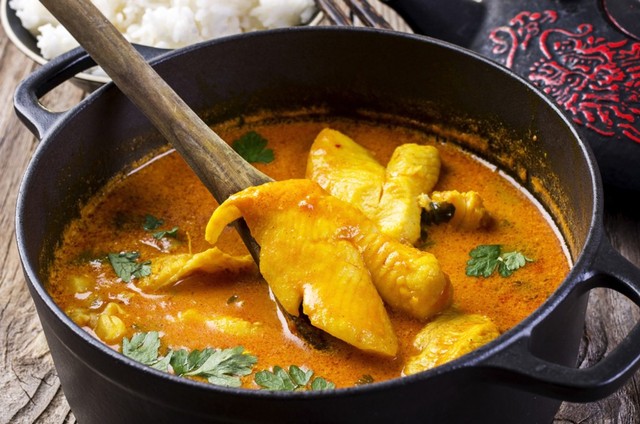 Ilustrasi Gulai Ayam Padang. Foto: Shutterstock