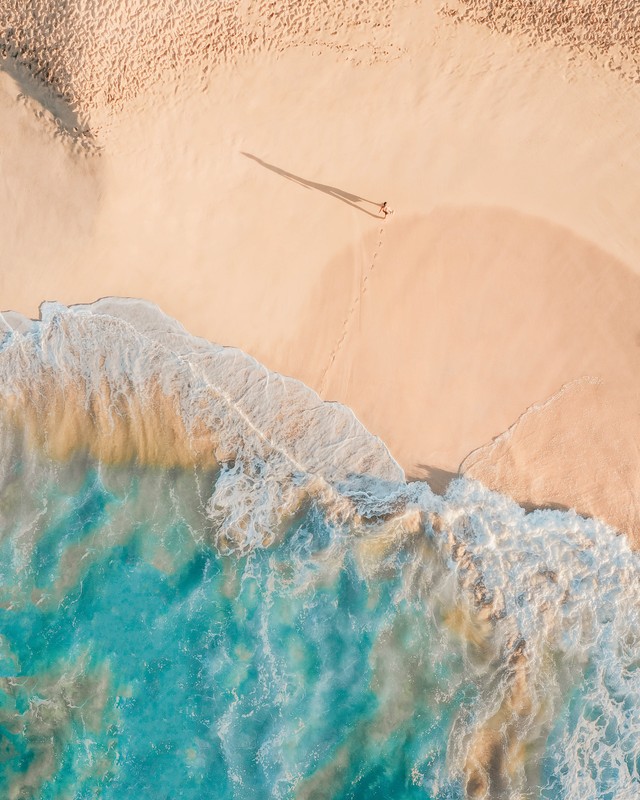 Pantai Klayar Pacitan, Foto: Pexels/Jess Loiterton.