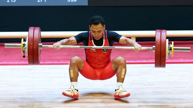 Total Angkatan 290 Kg, Atlet Angkat Besi Asal Lampung Sabet Emas di SEA Games