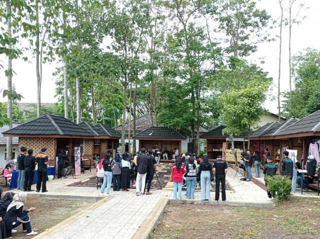 Universitas Kuningan (Uniku) Jawa Barat, resmi membuka Galeri Wirausaha sebagai salah satu program pengembangan wirausaha bagi mahasiswa. (Andri)