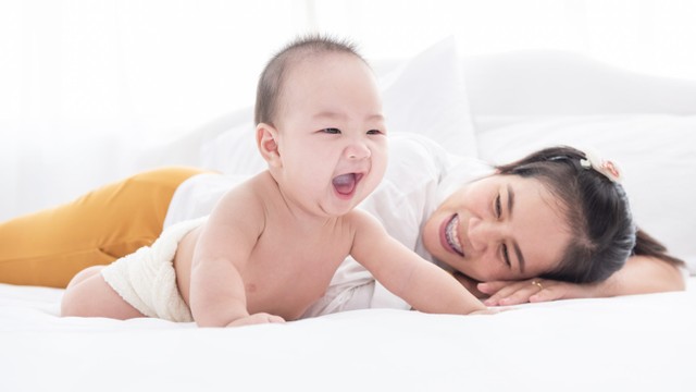 Ilustrasi bayi tertawa. Foto: sutlafk/Shutterstock