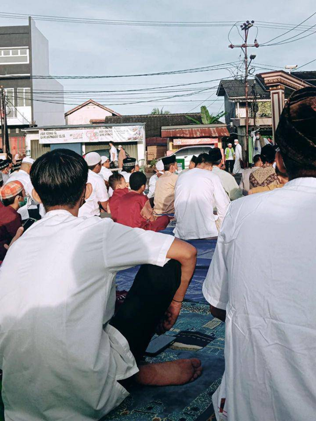 Pelaksanaan Sholat 'Ied di Sekojo, Palembang. Diambil oleh Abid Raihan.