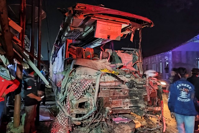Sopir Bus Maut yang Tabrak Rumah di Ciamis Kabur Kini Diburu Polisi (56083)