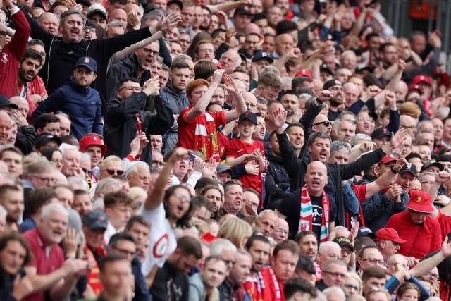 Reaksi suporterLiverpool selama pertandingan melawan Wolverhampton Wanderers pada pertandingan lanjutan Liga Inggris di Anfield, Liverpool, Inggris. Foto: Phil Noble/REUTERS