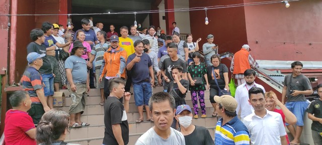 Pedagang pengepul buah dan sayuran di Pasar Bersehati mendatangi kantor PD Pasar Manado untuk menolak rencana relokasi ke Pasar Buha.