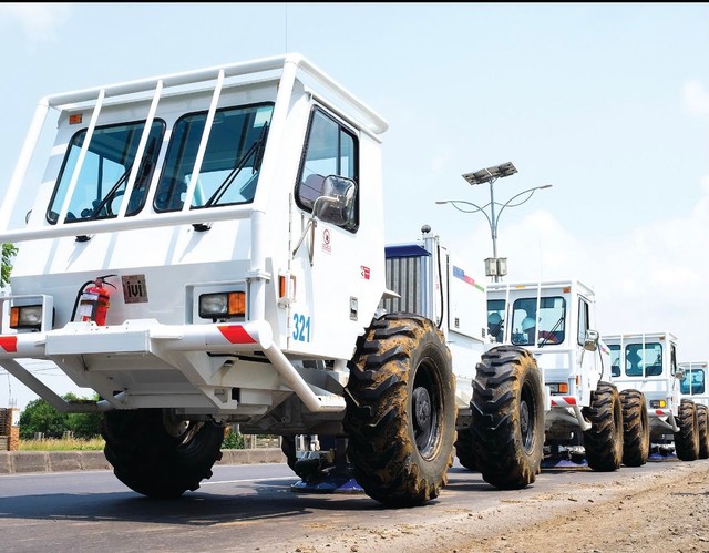 Meneliti Struktur Bumi, Mobil Vibroseis Pertamina Keliling Malang Raya (106727)
