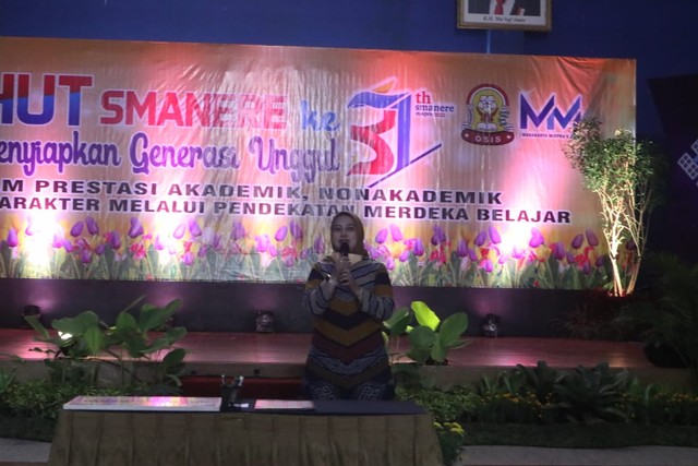 Kepala Sekolah SMAN 1 Turen, Kabupaten Malang, Eny Retno Diwati Mpd. dok
