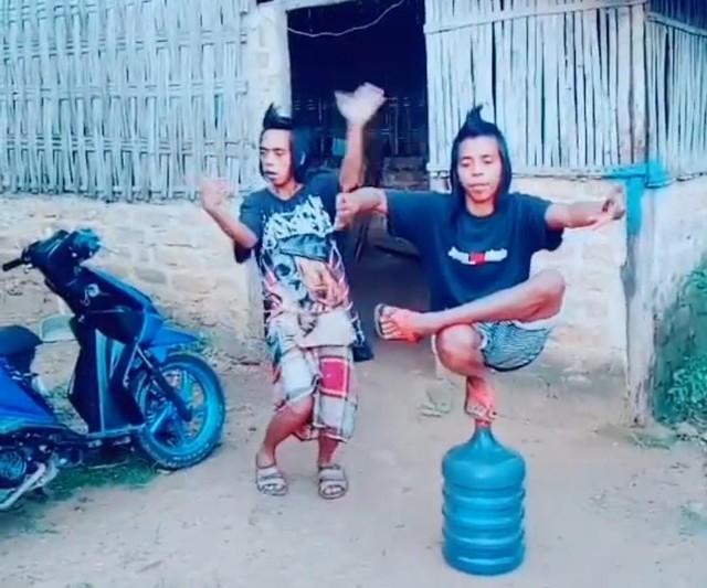 foto jamet (sumber : tiktok boger_bocor93meledak_bum https://vt.tiktok.com/ZSdHcFFCM/?k=1)