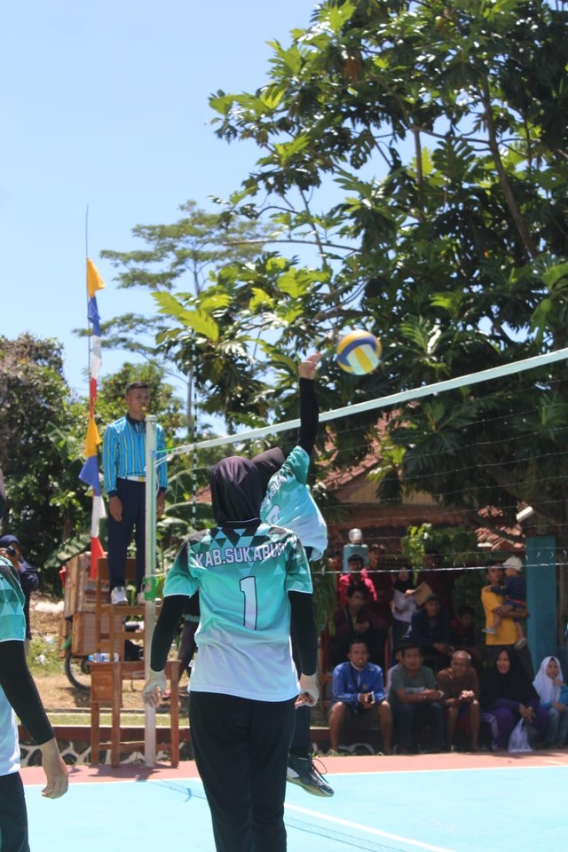 Ilustarsi gadis Sunda bermain voli. Foto: dokumen pribadi
