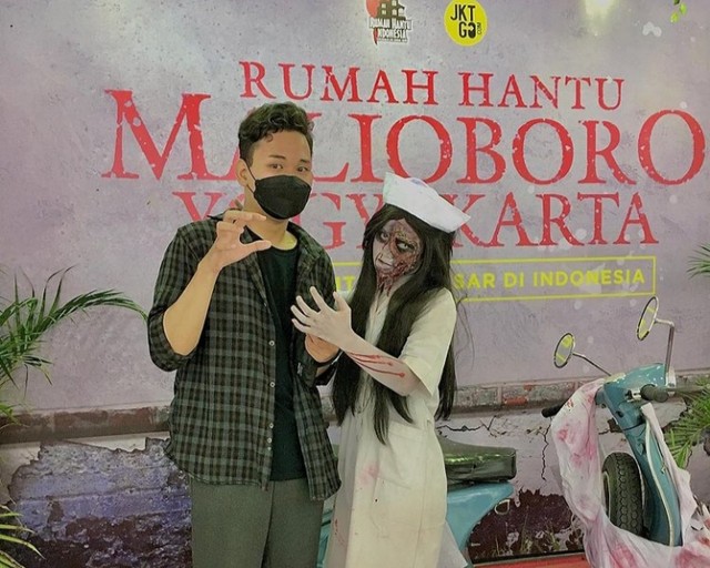 Ilustrasi pengunjung di Rumah Hantu Malioboro Foto: Instagram/ @rumahhantumalioboro