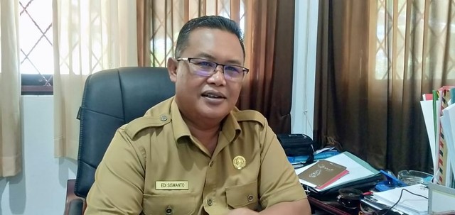Kepala Dinas Kependudukan dan Catatan Sipil Kabupaten Sorong, Edi Siswanto.