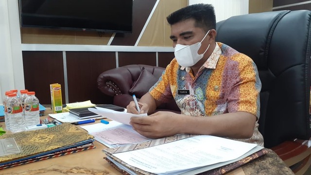 Kepala BKPSDMD Kota Ternate, Samin Marsaoly. Foto: Sansul Sardi/cermat