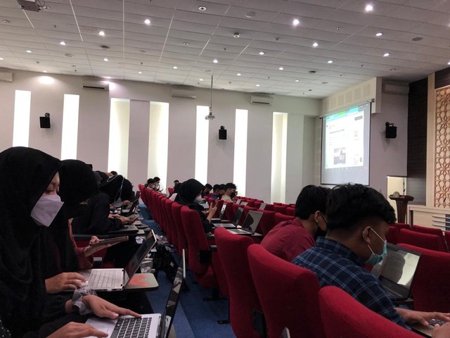 Suasana Berlangsungnya Kegiatan Workshop Jurnalistik di Amphitheater E6 K.H Ibrahim, UMY