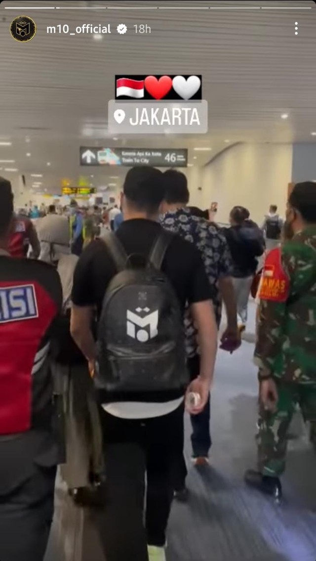 Tiba di Jakarta, Mesut Ozil Pamer Foto Rendang hingga Minuman Khas Indonesia (75878)