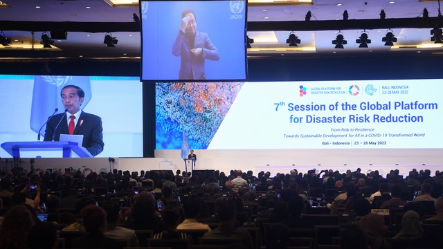 Presiden Joko Widodo memberi sambutan saat membuka Global Platform for Disaster Risk Reduction (GPDRR) 2022 di BNDCC, Nusa Dua, Bali, Rabu (25/5/2022). Foto: Wahyu Putro A/ANTARA FOTO