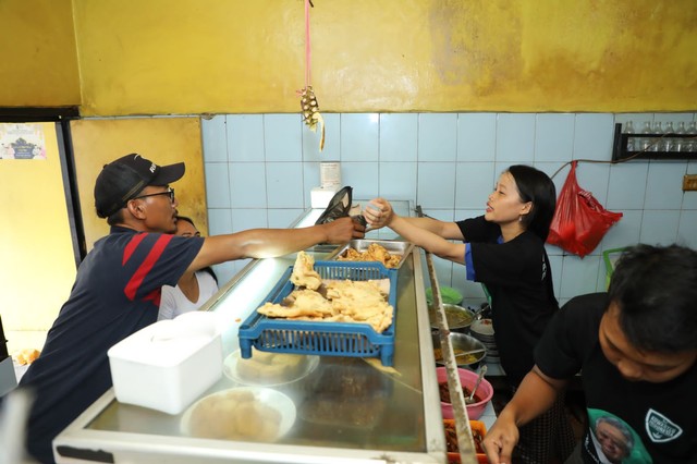 Kowarteg Sediakan 1.000 Makanan ke Warga Jakarta, Terinspirasi Kebaikan Ganjar (80505)