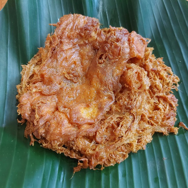 Ilustrasi Telur Dadar Crispy di Luar, Lembut di Dalam. Foto: Azalia Amadea/kumparan