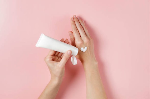 Rekomendasi Hand Cream Terbaik. Foto: iStockphoto