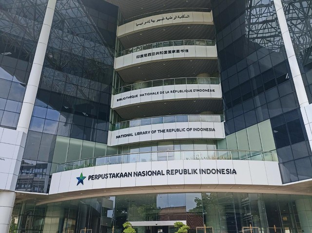 Gedung Perpustakaan Nasional Republik Indonesia (Sumber foto : Dokumentasi Pribadi)