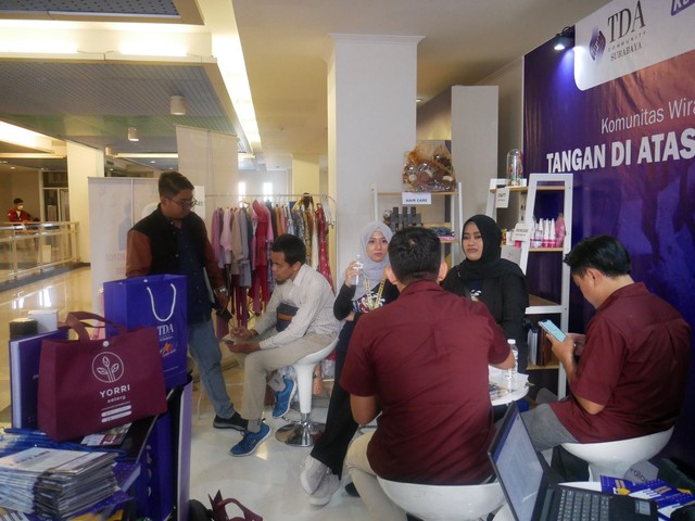 TDA Surabaya mengadakan pameran bisnis clinic. dok