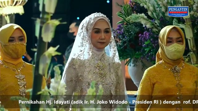 Suasana pernikahan Ketua MK Anwar Usman dan adik bungsu Jokowi, Idayati, di Graha Saba Buana Solo, Jawa Tengah, Kamis (26/5/2022). Foto: Youtube/Wedding Organizer Pengantin Production Yogyakarta