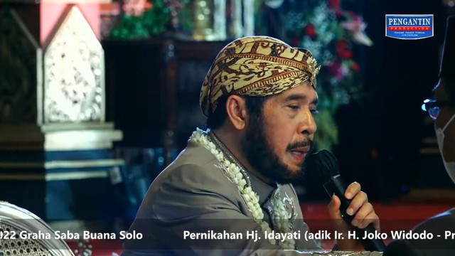 Akad nikah Ketua MK Anwar Usman dan adik bungsu Jokowi, Idayati, di Graha Saba Buana Solo, Jawa Tengah, Kamis (26/5/2022). Foto: Youtube/Wedding Organizer Pengantin Production Yogyakarta