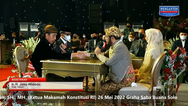 Akad nikah Ketua MK Anwar Usman dan adik bungsu Jokowi, Idayati, di Graha Saba Buana Solo, Jawa Tengah, Kamis (26/5/2022). Foto: Youtube/Wedding Organizer Pengantin Production Yogyakarta
