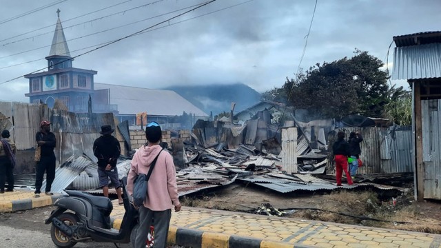 Sebanyaj 20 rumah warga dibakar di Dogiyai.  (Foto Polres Persiapan Dogiyai)