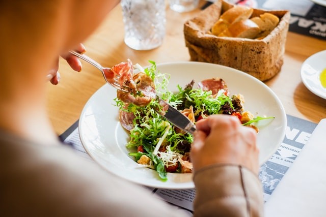 Jam makan yang baik untuk gemuk. Sumber: unsplash.com