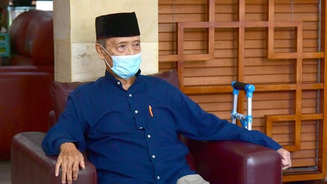 Mantan ketua umum PP Muhammadiyah Ahmad Syafii Maarif atau biasa disapa Buya Syafii di kediamannya di Kabupaten Sleman, DIY, Sabtu (26/3/2022). Foto: Dok. BPMI Setpres