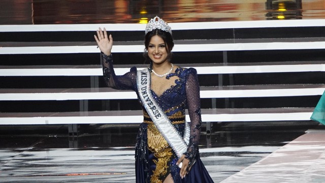 Miss Universe 2021 di Puteri Indonesia 2022. Foto: Jamal Ramadhan/kumparan