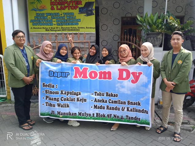 Sumber : Foto Bersama Pemilik Dapur Mom Dy