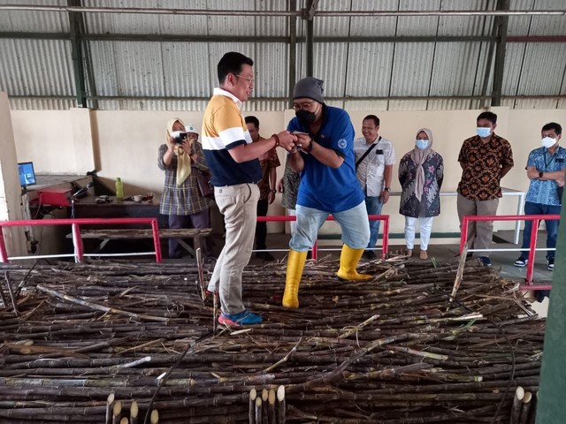 Kepala Badan Pangan Nasional Arief Prasetyo Adi di Pabrik Gula Krebet, Sabtu (28/5/2022). Foto: Badan Pangan Nasional (BPN)